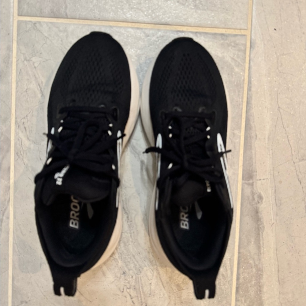 Brooks Glyercin 22 black